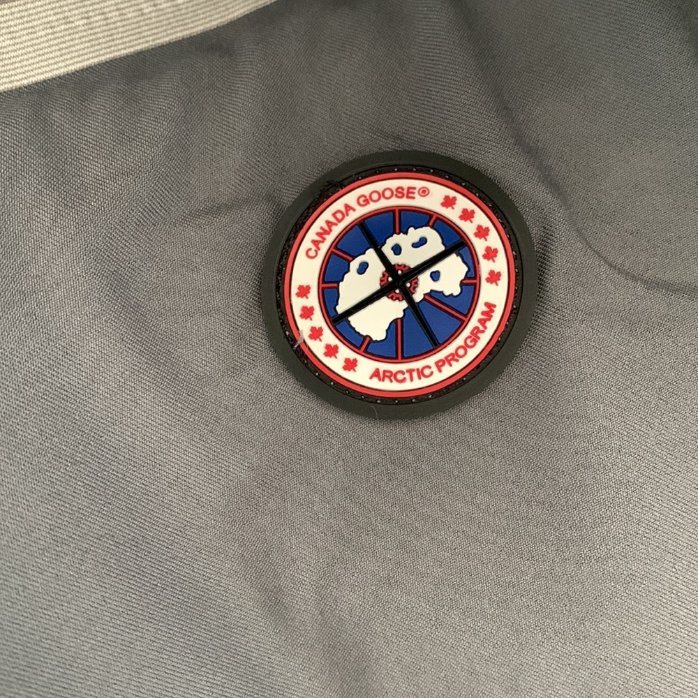 Authentic CANADA GOOSE Waterproof Hooded Jacket BNWT - Picture 15 of 16